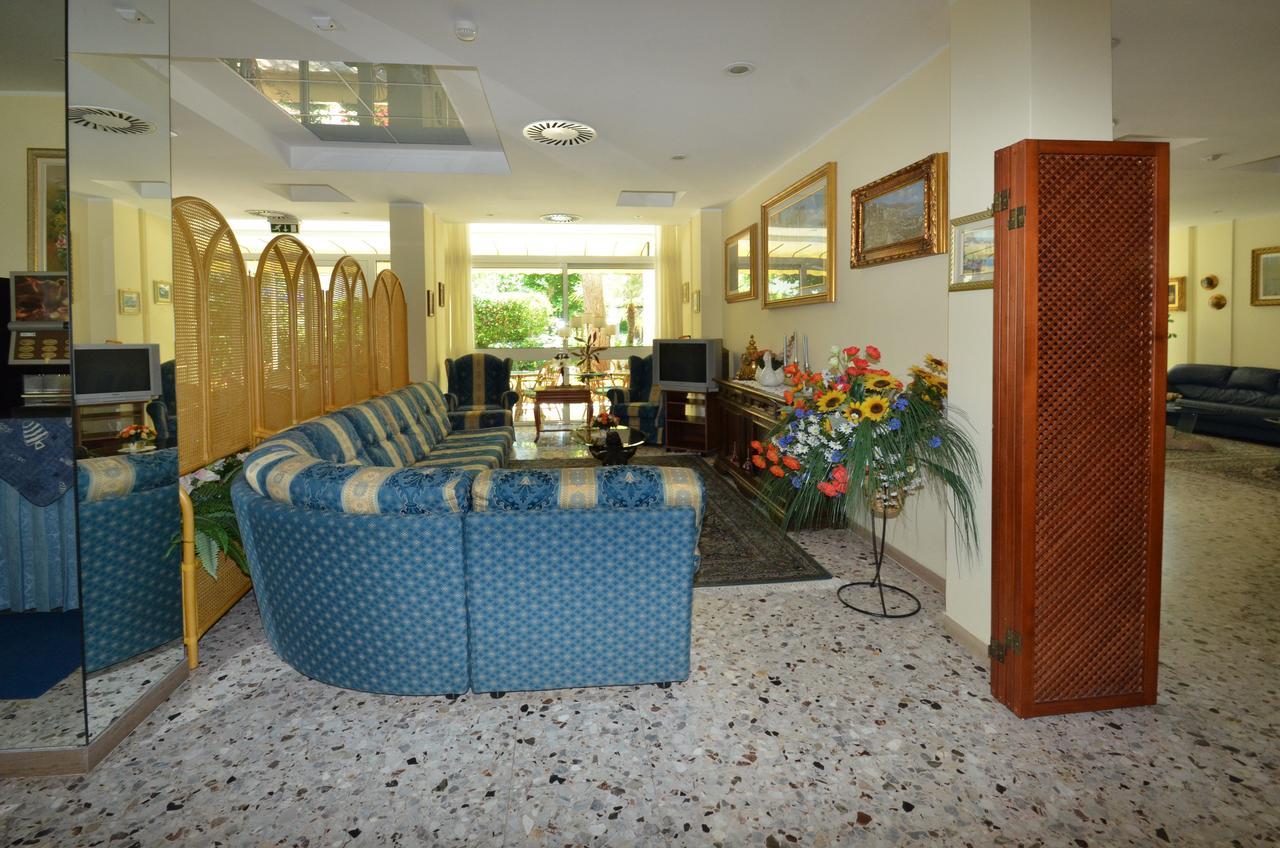 Hotel Cristina Hospitality Centrale (Adults Only) ริชโชเน ภายนอก รูปภาพ